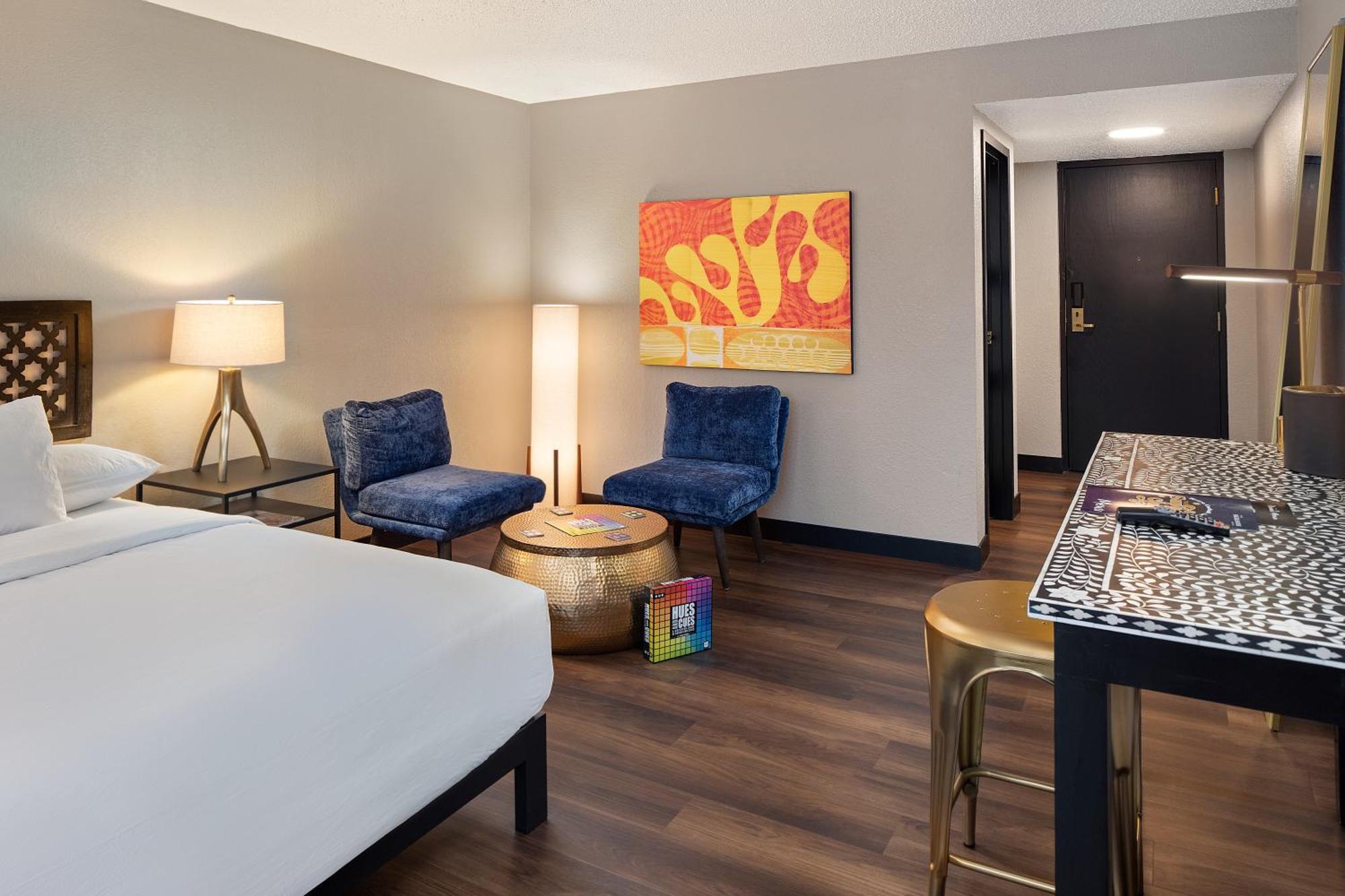 The Highlander Hotel, Ascend Hotel Collection Iowa City Exterior photo