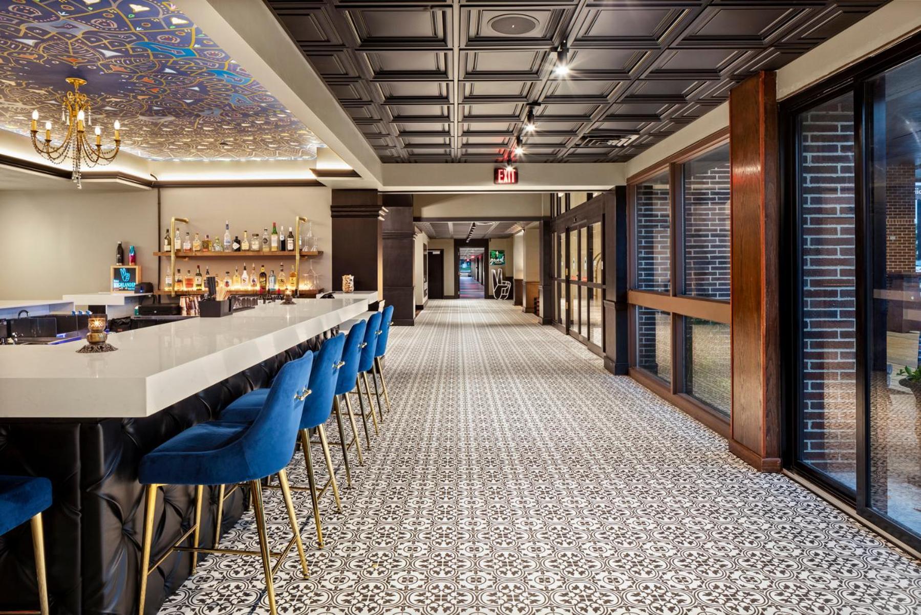 The Highlander Hotel, Ascend Hotel Collection Iowa City Exterior photo